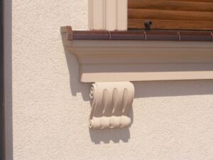 odporny na warunki atmosferyczne i mikropęknięcia. Naszą sztukaterię należy pomalować na dowolny kolor farbą elewacyjną silikonową lub akrylową.